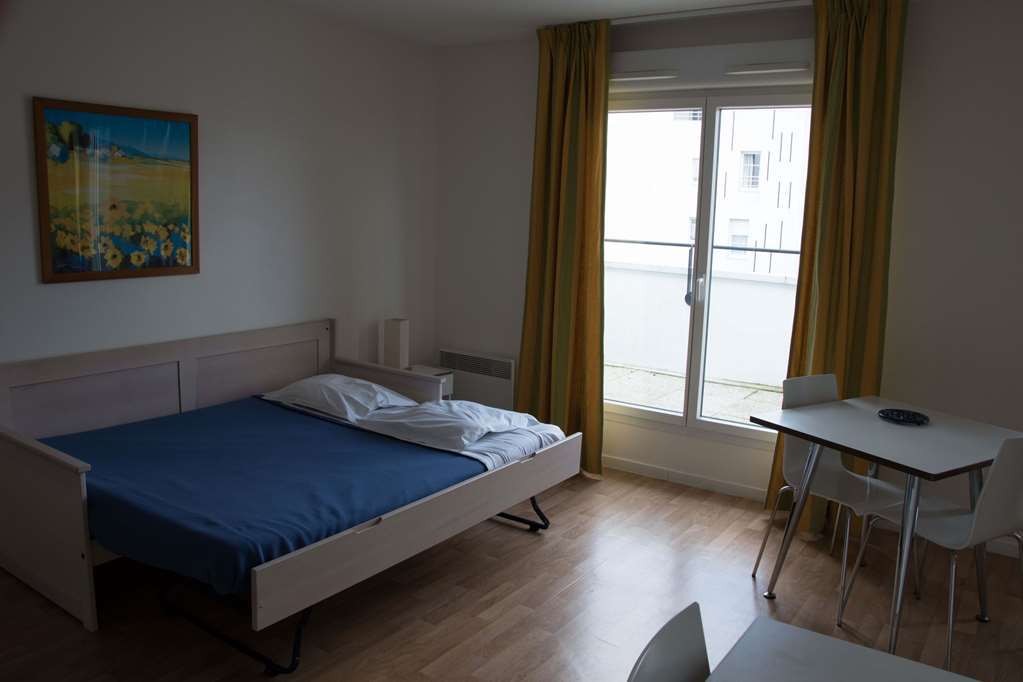 Serena Paris